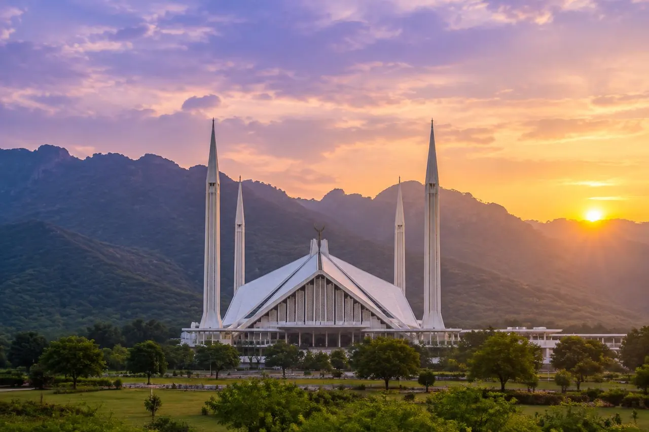 Faisal Mosque — Rehnumai-e-Akhirat